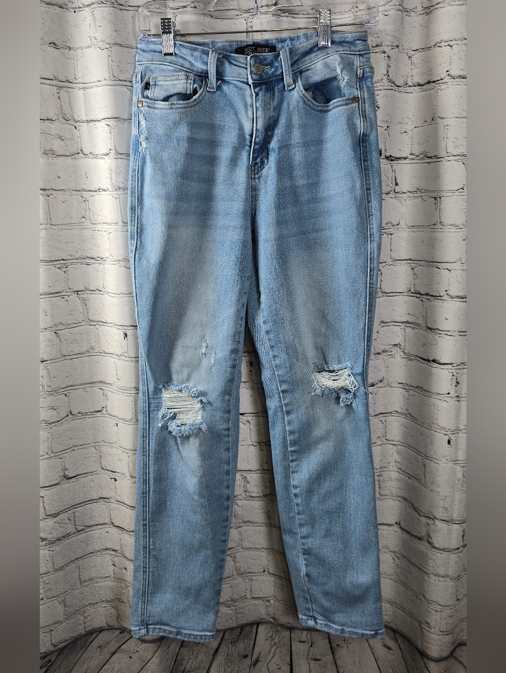 Judy Blue Light‎ Blue Distressed Women’s Jeans Size 27